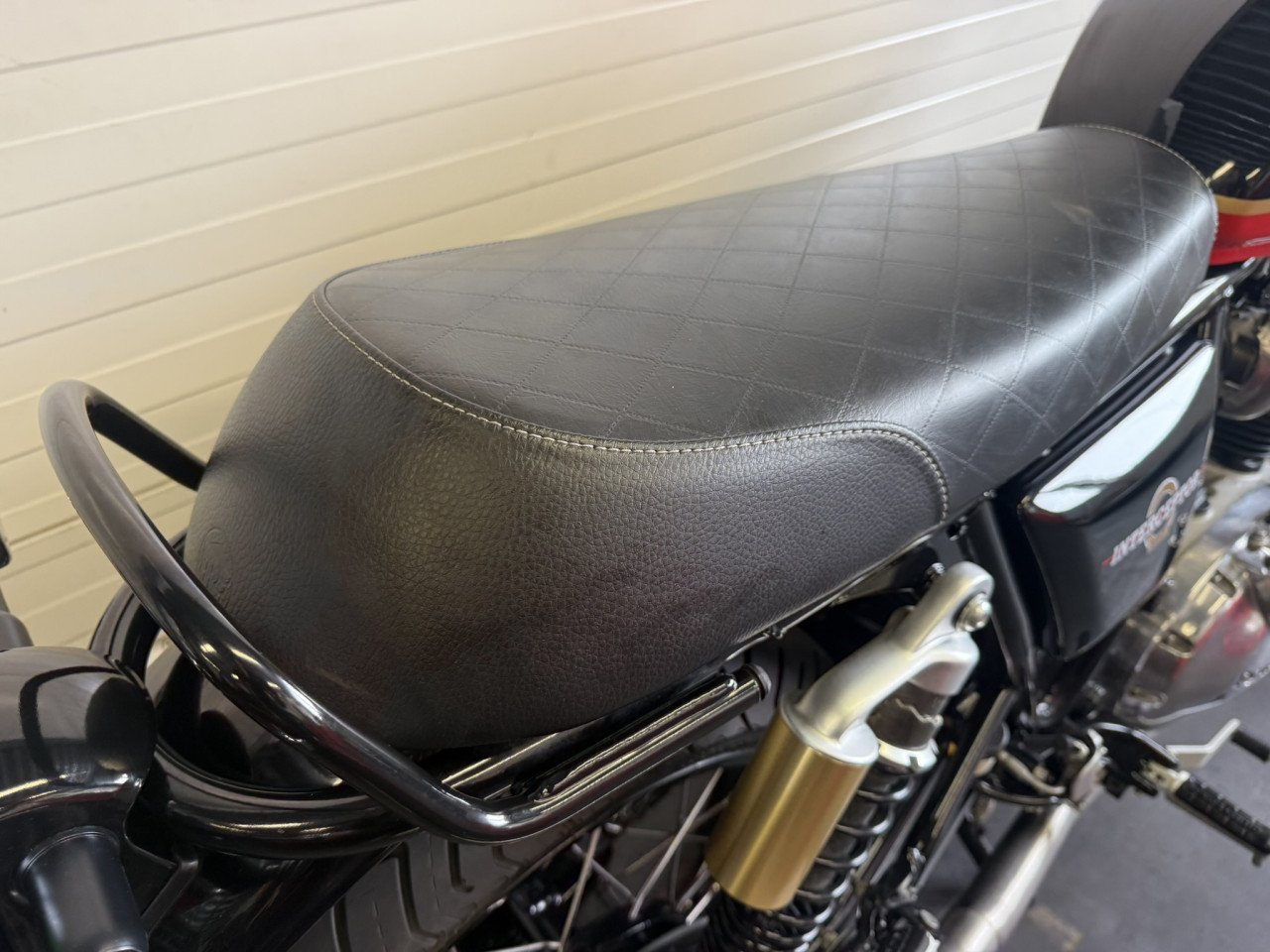 Gave en complete Royal Enfield Interceptor 650!