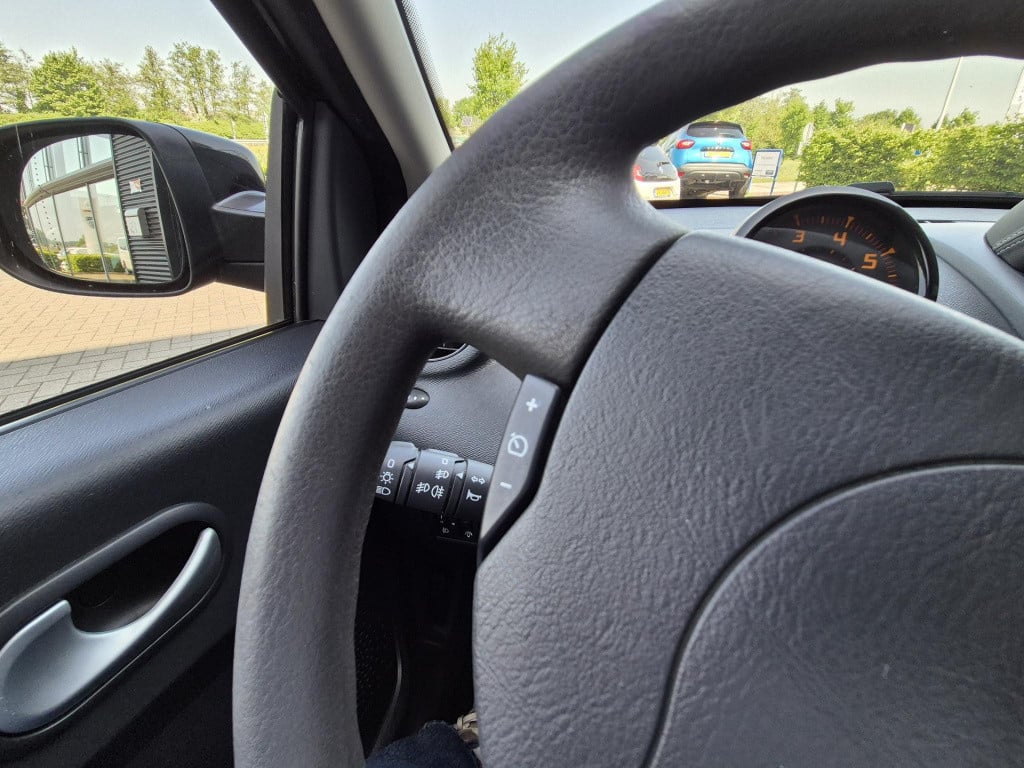 Renault Twingo 1.2-16v dynamique airco, panoramadak!, bluetooth