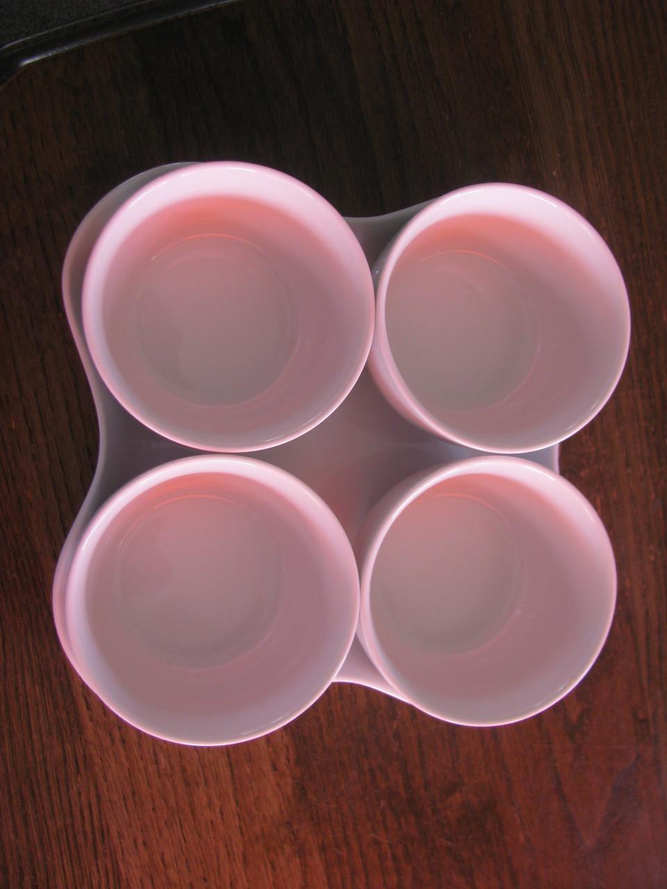 4 Schaaltjes op een tablau.