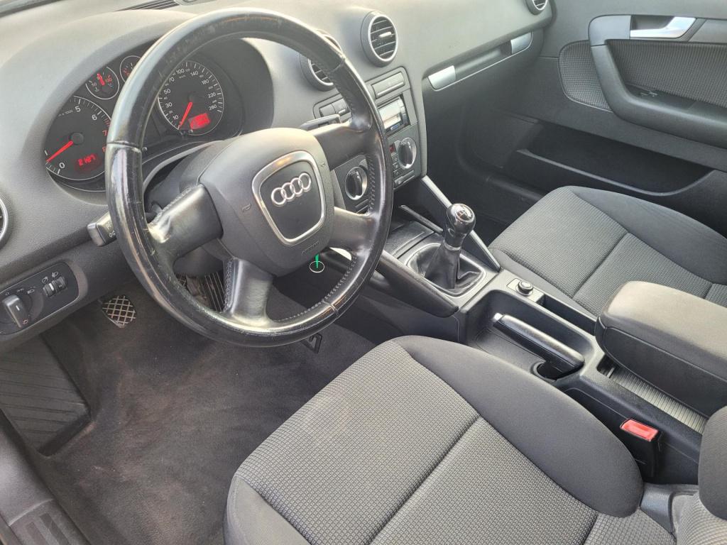 Audi A3 sportback 1.6 fsi attraction