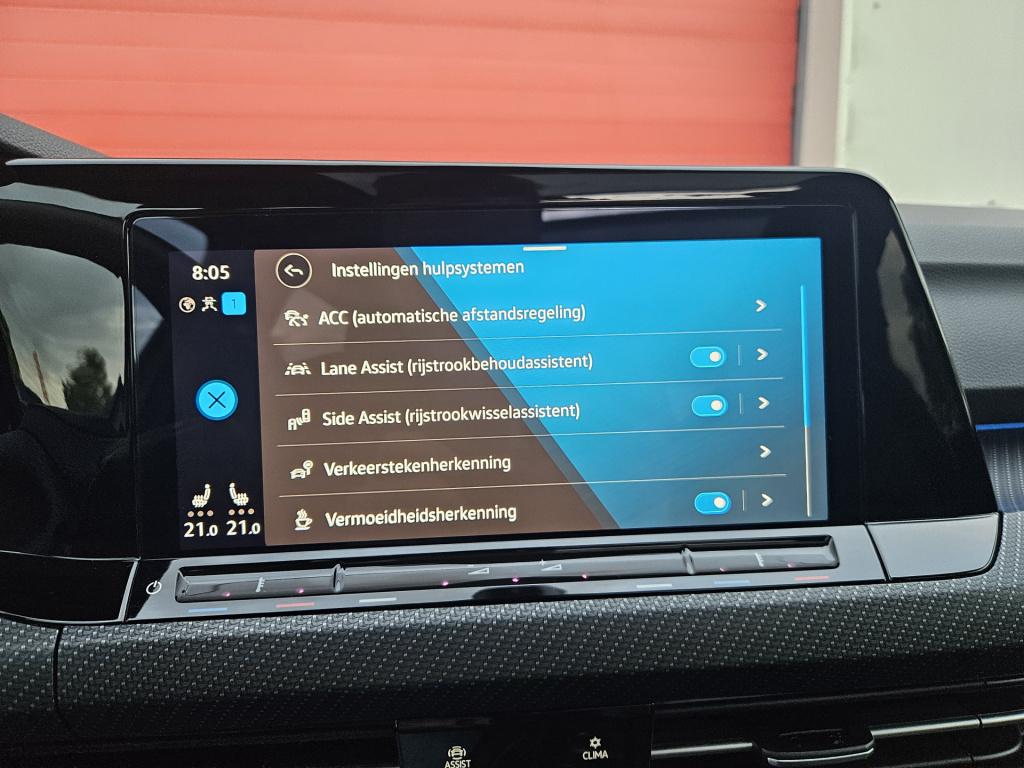 Volkswagen Golf variant 1.5 etsi r-line business+ | pano | elek. trekhaak |