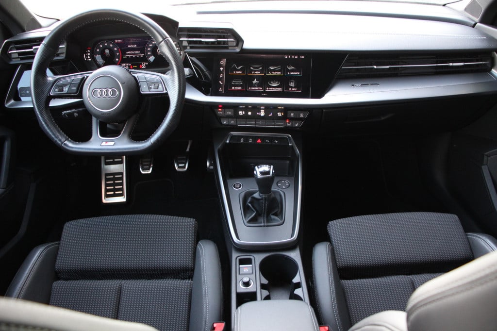 Audi A3 sportback 30 tfsi s edition | 26dkm