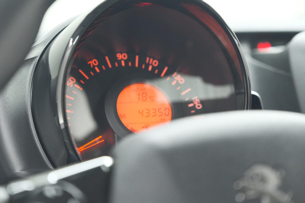 Peugeot 108 1.0 e-vti active | apple carplay | bluetooth | elektrische rame