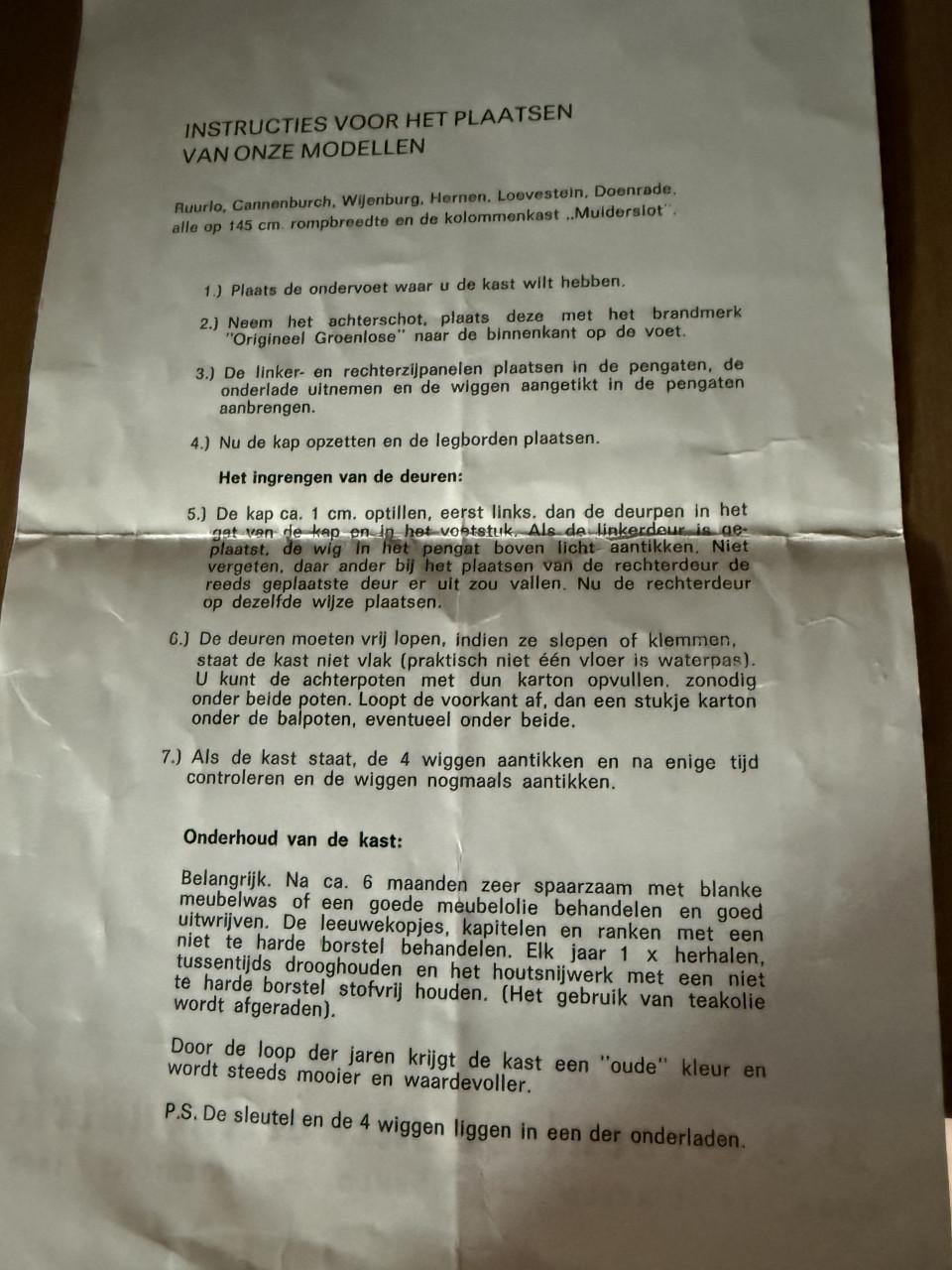 Originele Massief Eiken Kolommenkast. Origineel keurmerk in achterwand.