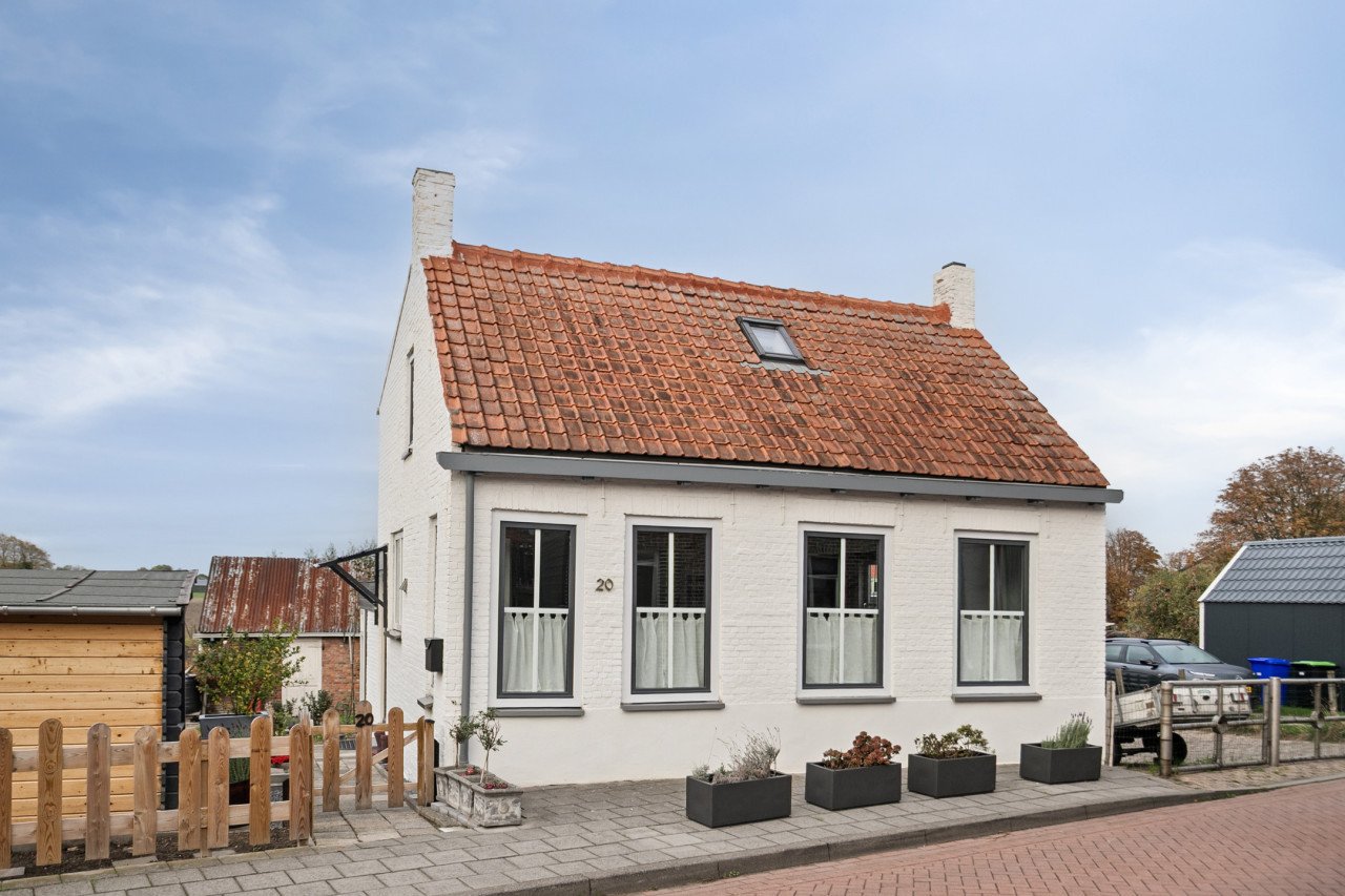 Fluistertip, half vrijstaande woning met fijne tuin, schuur, overkapping