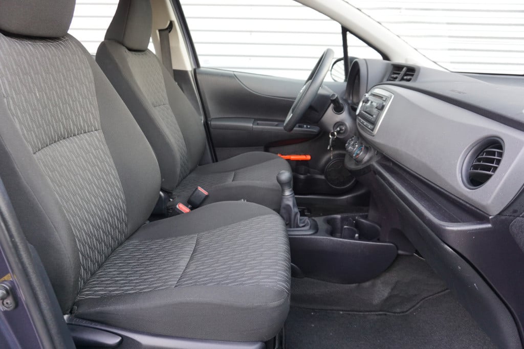 Toyota Yaris 1.0 vvt-i now airco / elektr. ramen / nap