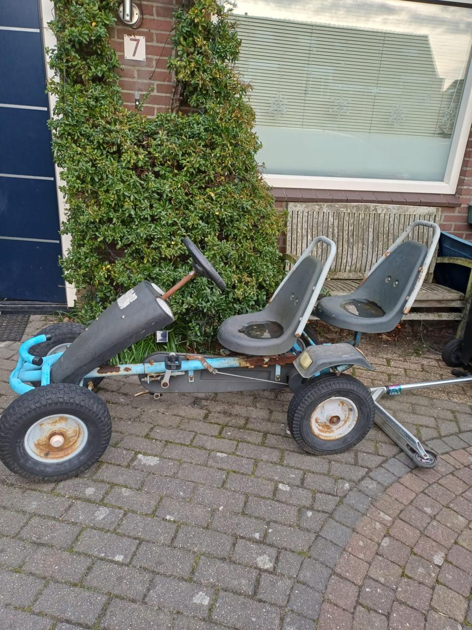 Gratis skelter met achterzit(opknappertje)