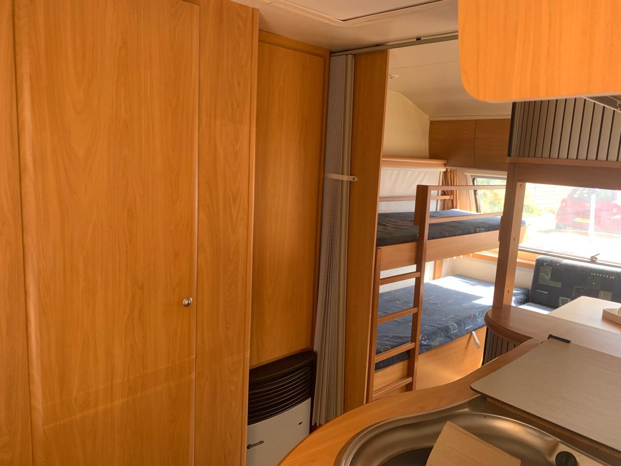 Home car 52 “stapelbed” met unico set