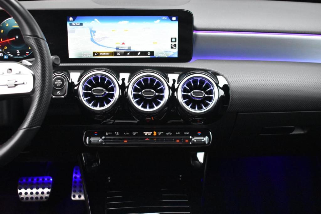Mercedes-Benz A-Klasse 180 amg night | sfeerverlichting | apple carplay | c