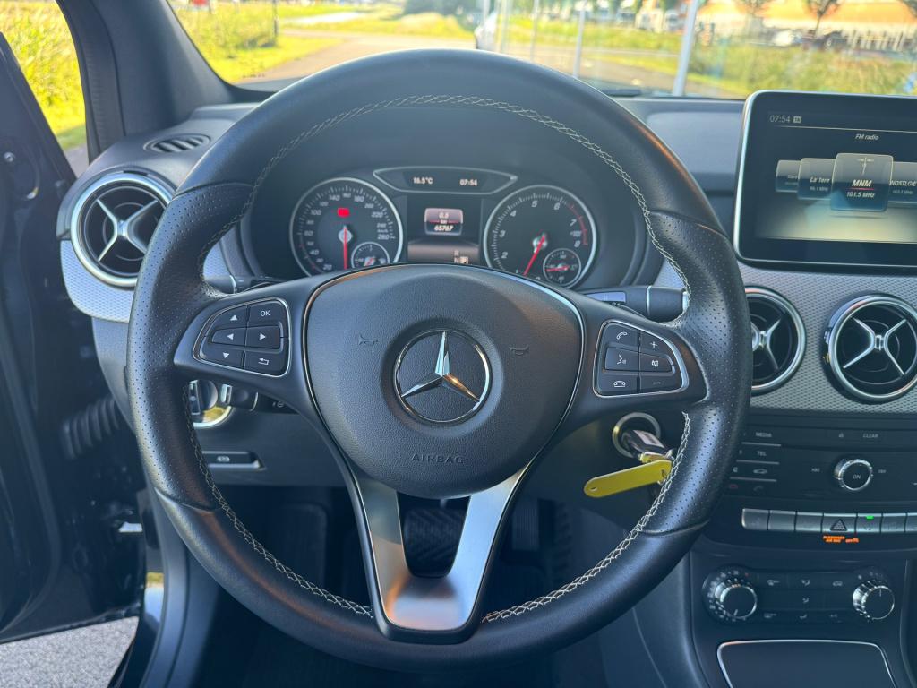 Mercedes-Benz B-Klasse 180 urban automaat , apple-carplay , led