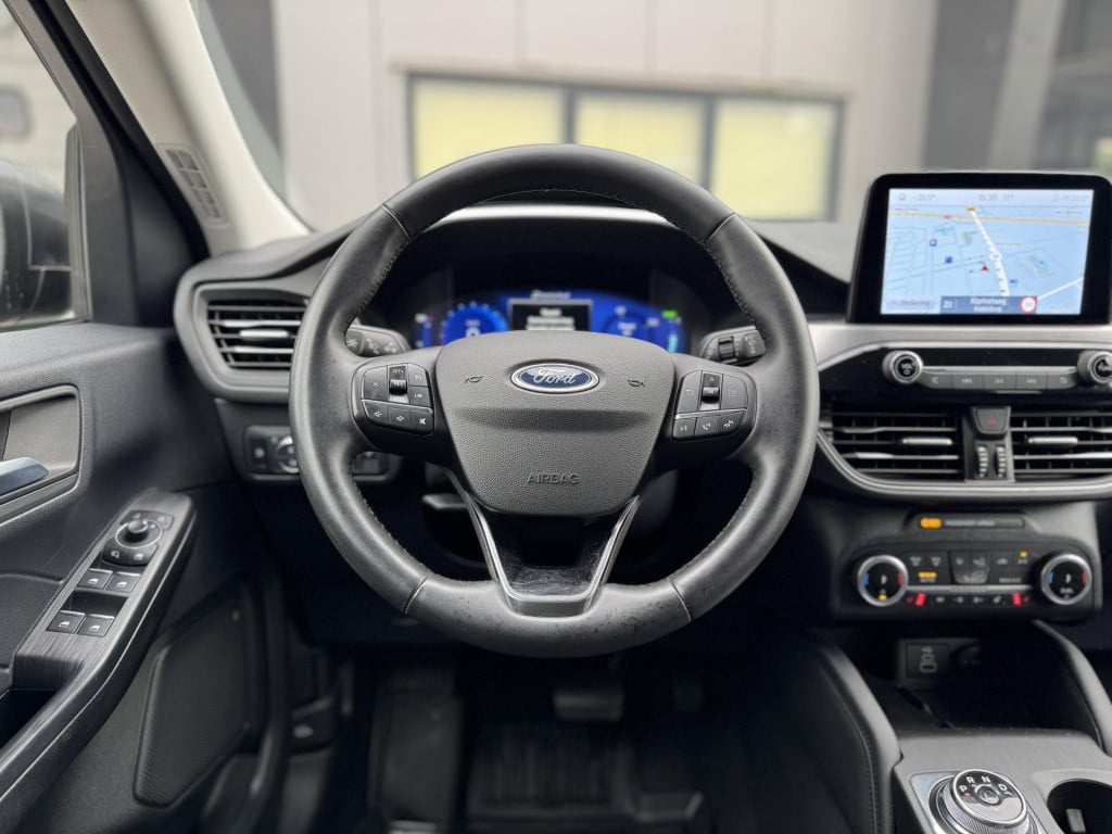 Ford Kuga 2.5 phev titanium trekhaak, nl-auto winter pack