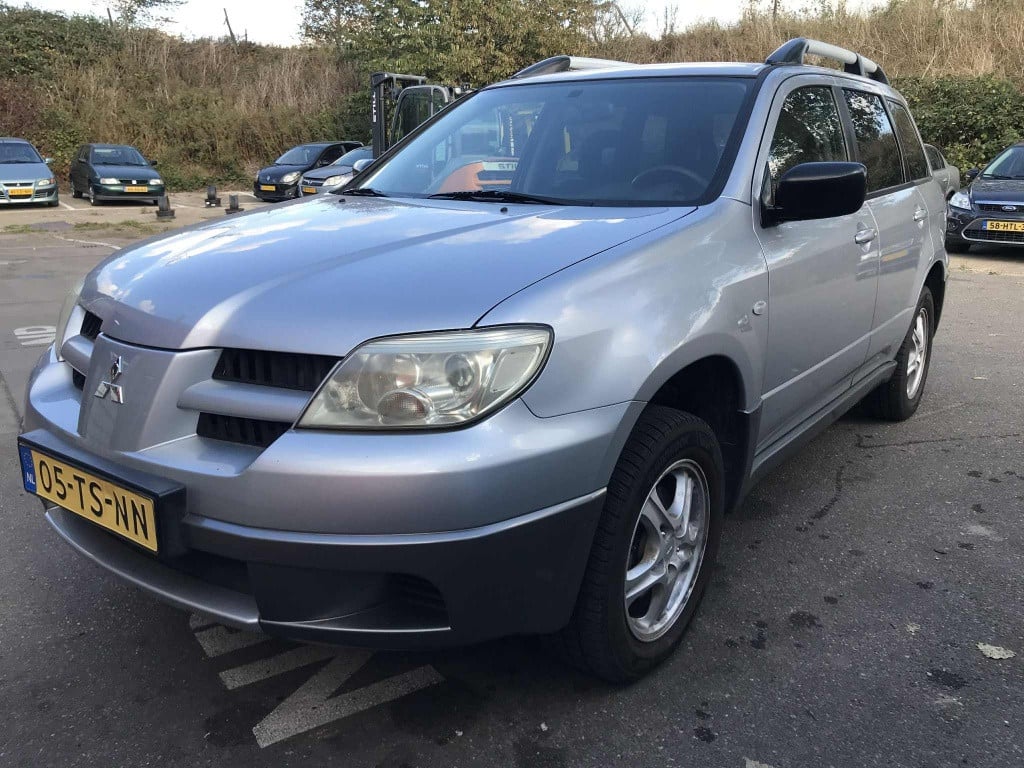 Mitsubishi Outlander 2.0 invite+