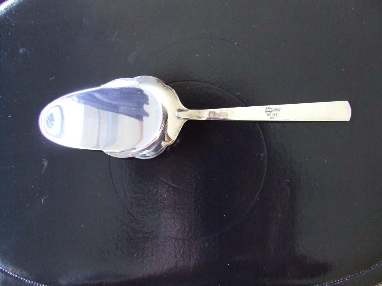Taartschep verzilverd FNV (nieuw) + theelepeltje (gebruikt) FNV, 50 jaar