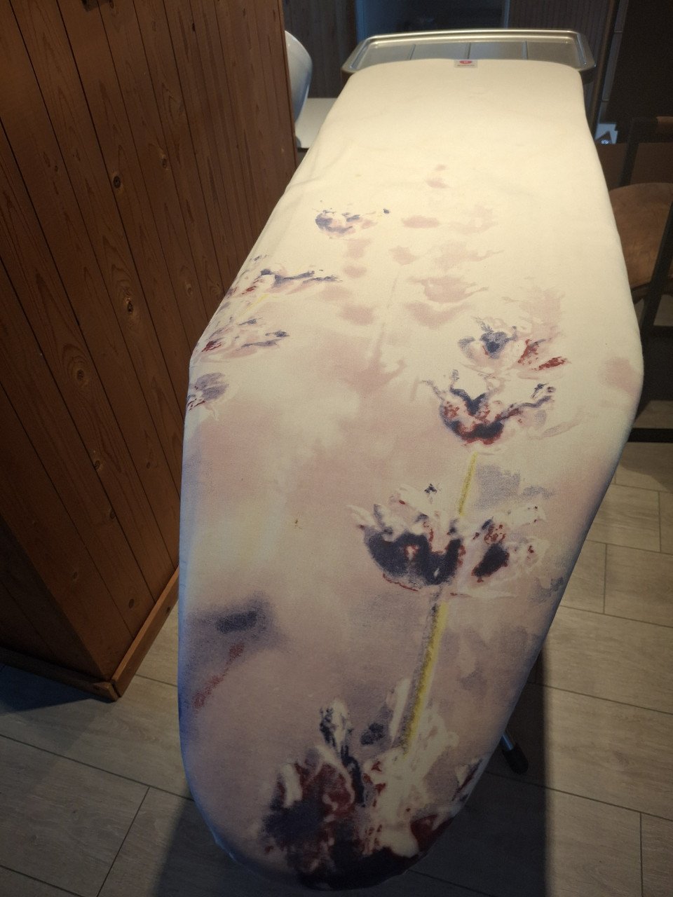 Strijkijzer met stoomgenerator compleet met strijkplank