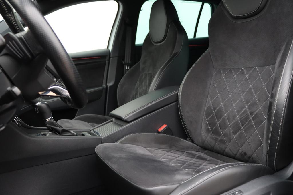 Skoda Superb combi 1.4 tsi iv sportline business 218pk dsg6