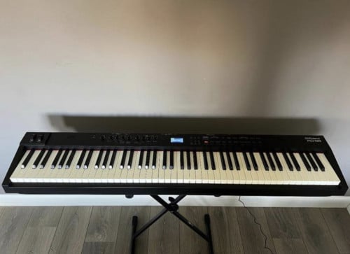 Roland RD-88 digitale (stage) piano incl.speakers