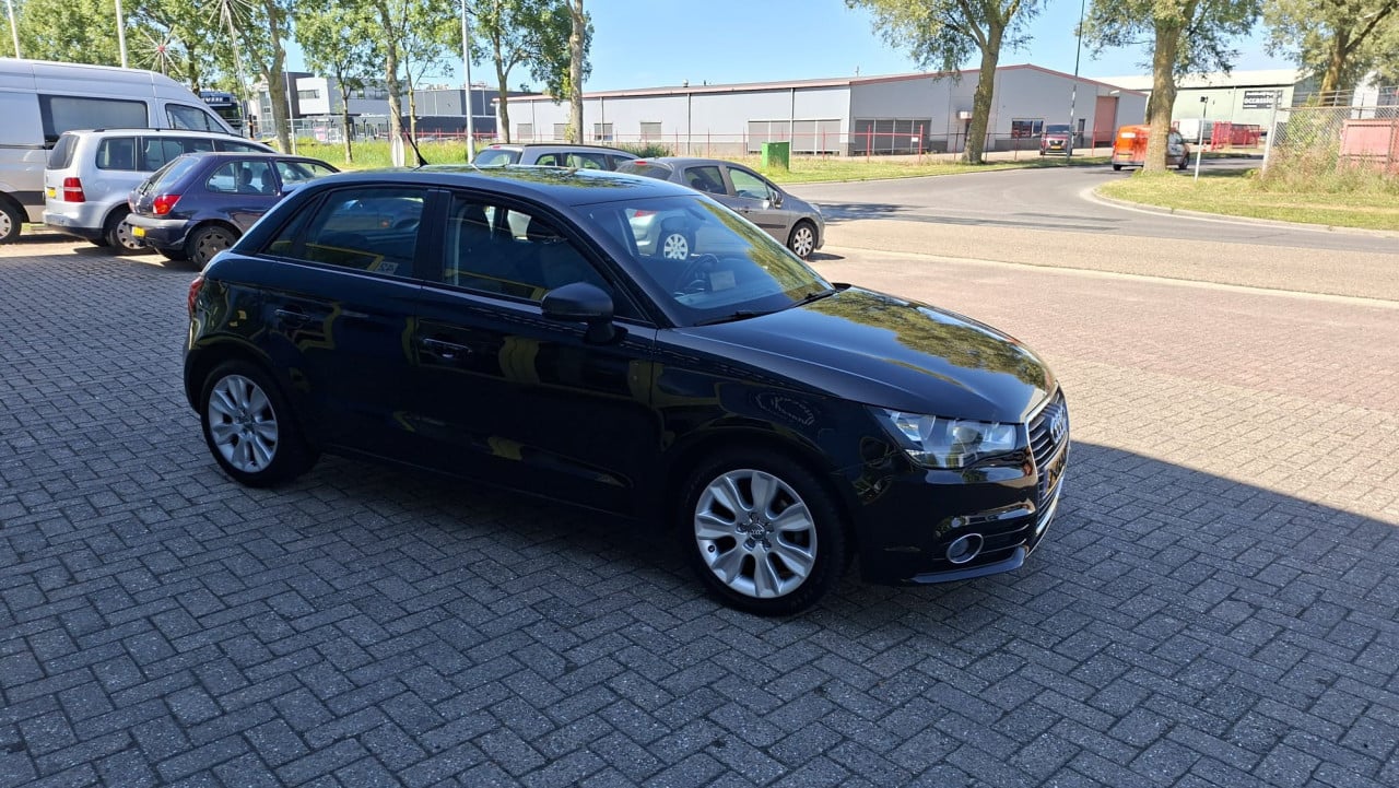 Audi A1 1.2 TFSI Attraction Pro Line Business 5drs bj:2013 airco-navigatie