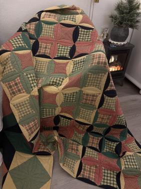 Te koop prachtige quilt (sprei,tafelkleed)