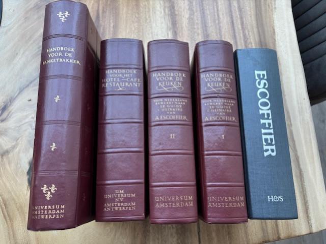 Unieke set Auguste Escoffier Handboeken voor de keuken