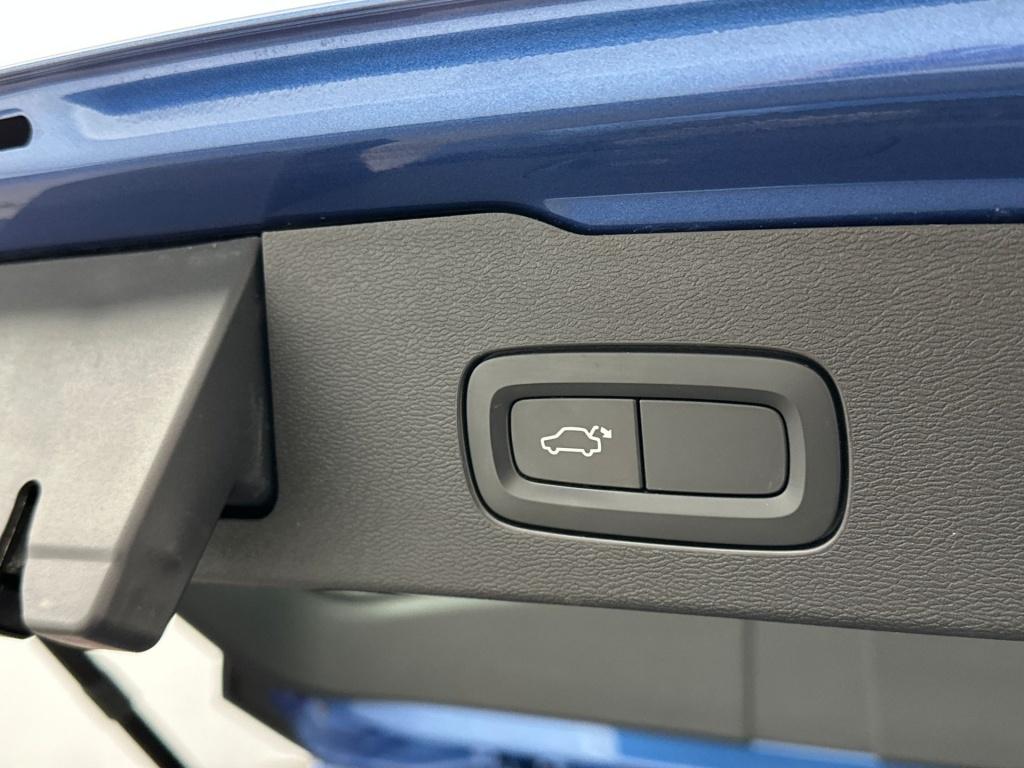 Volvo V60 t6 340pk recharge r-design| achteruitrijcamera| trekhaak| adap.cr