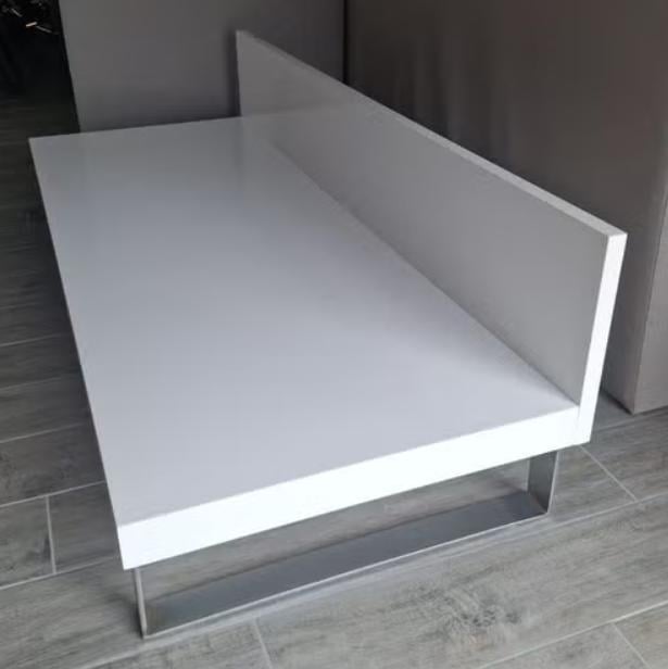Hoogglans wit tv meubel met opstand