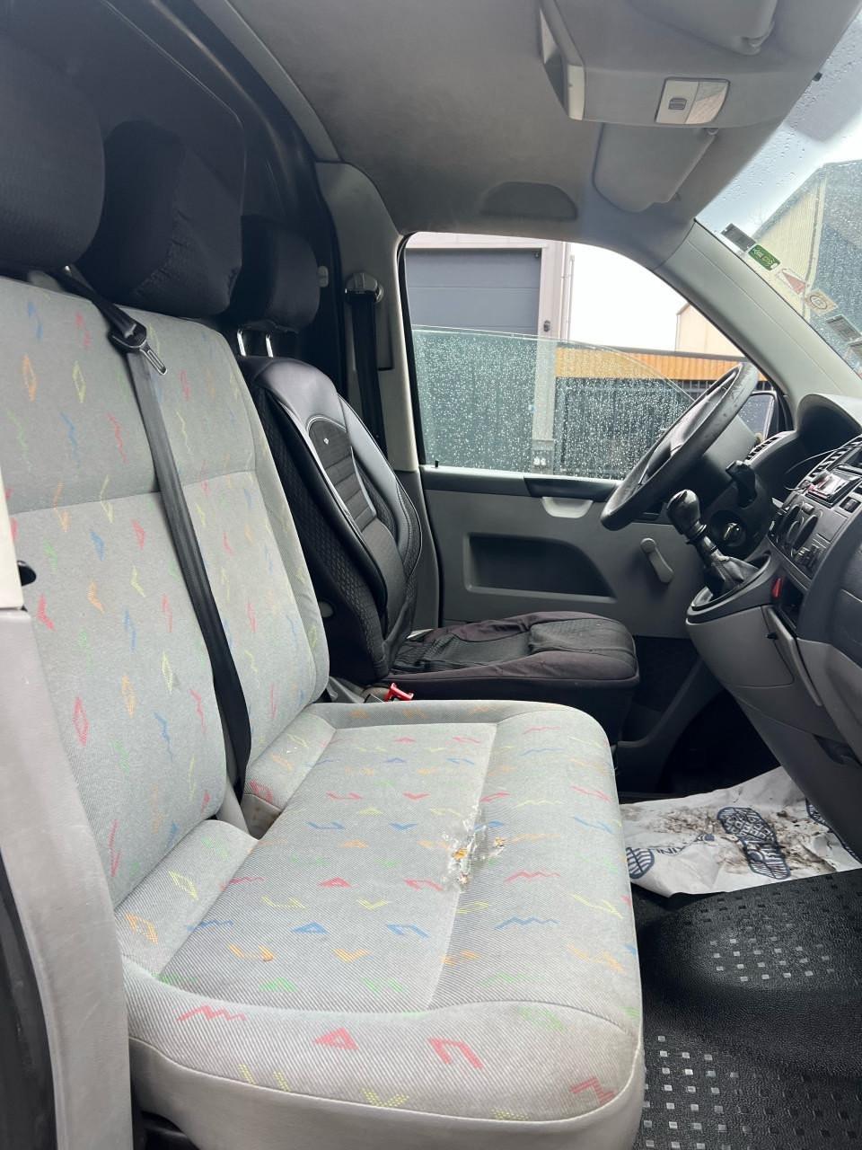 Volkswagen Transporter 2.5TDI 3zits Jaar apk