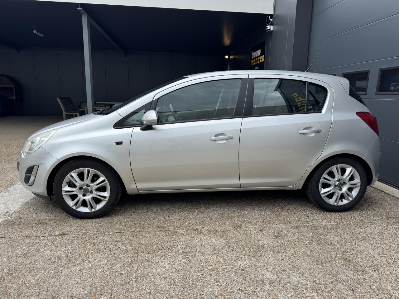 Opel Corsa 1.4 16V Edition 5DRS 2011 Zilver Airco Apk Cruise
