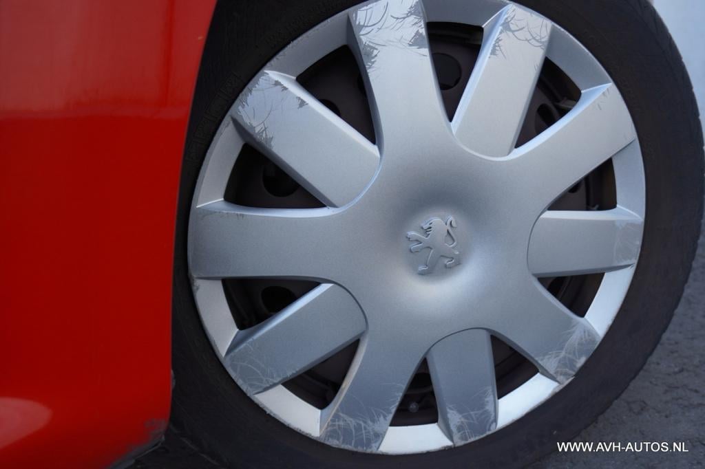 Peugeot 107 1.0-12v xs