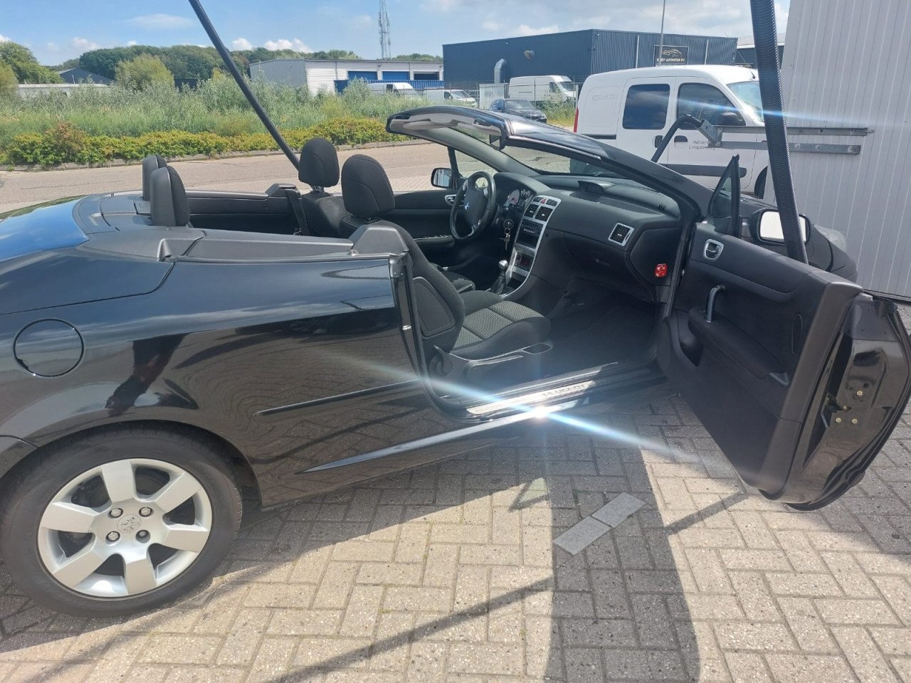 Peugeot 307 CC Zwart 2.0 16V