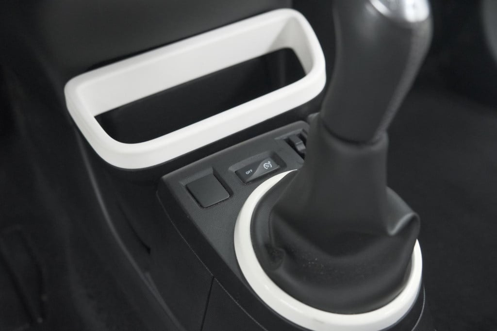 Renault Twingo sce limited | parkeersensoren | bluetooth | airco | 15 inch 