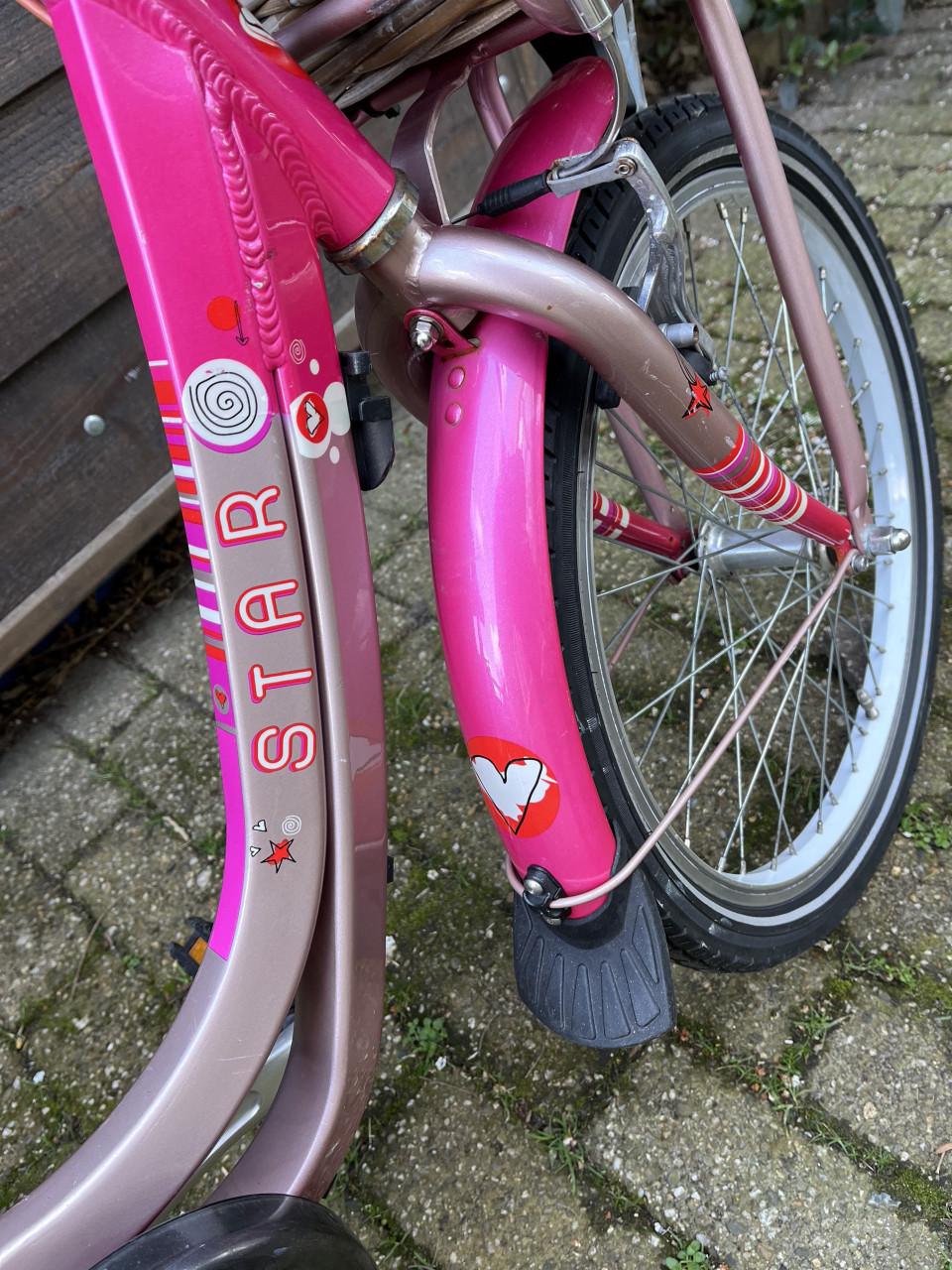Meisjesfiets 20 inch. Heel netjes en in orde. Lees advertentie.