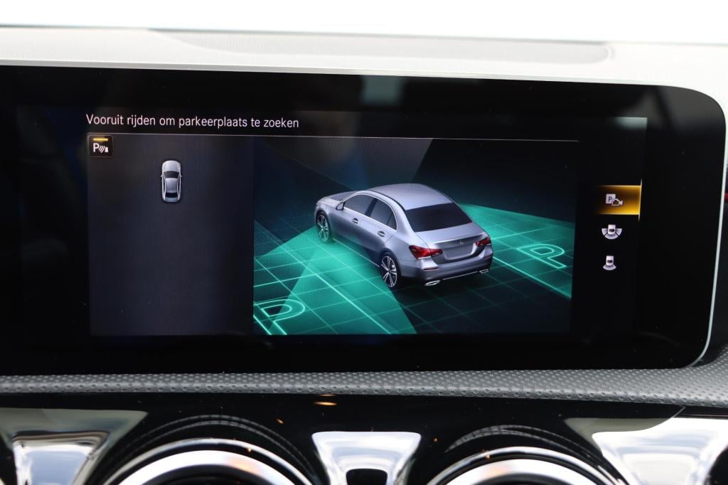 Mercedes-Benz A-Klasse 180 business solution amg 136pk automaat