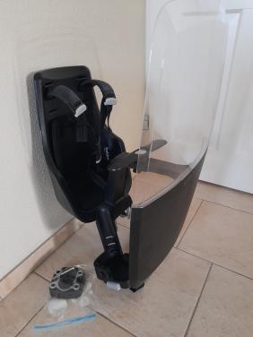 Bobike Mini Exclusive Fietsstoeltje met Kussenset - Urban Zwart (i.g.st.)