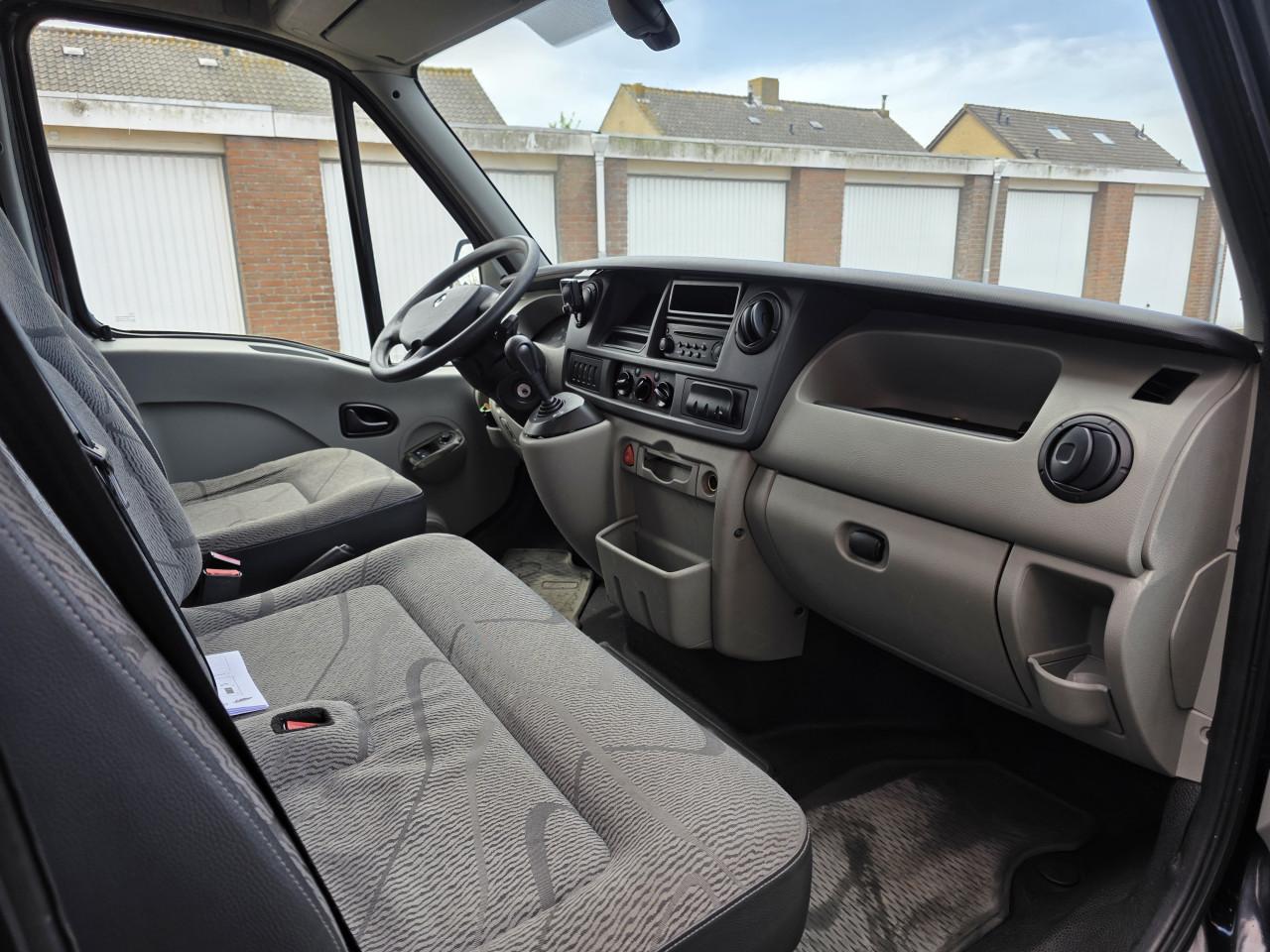 Keurig nette Renault Master buscamper