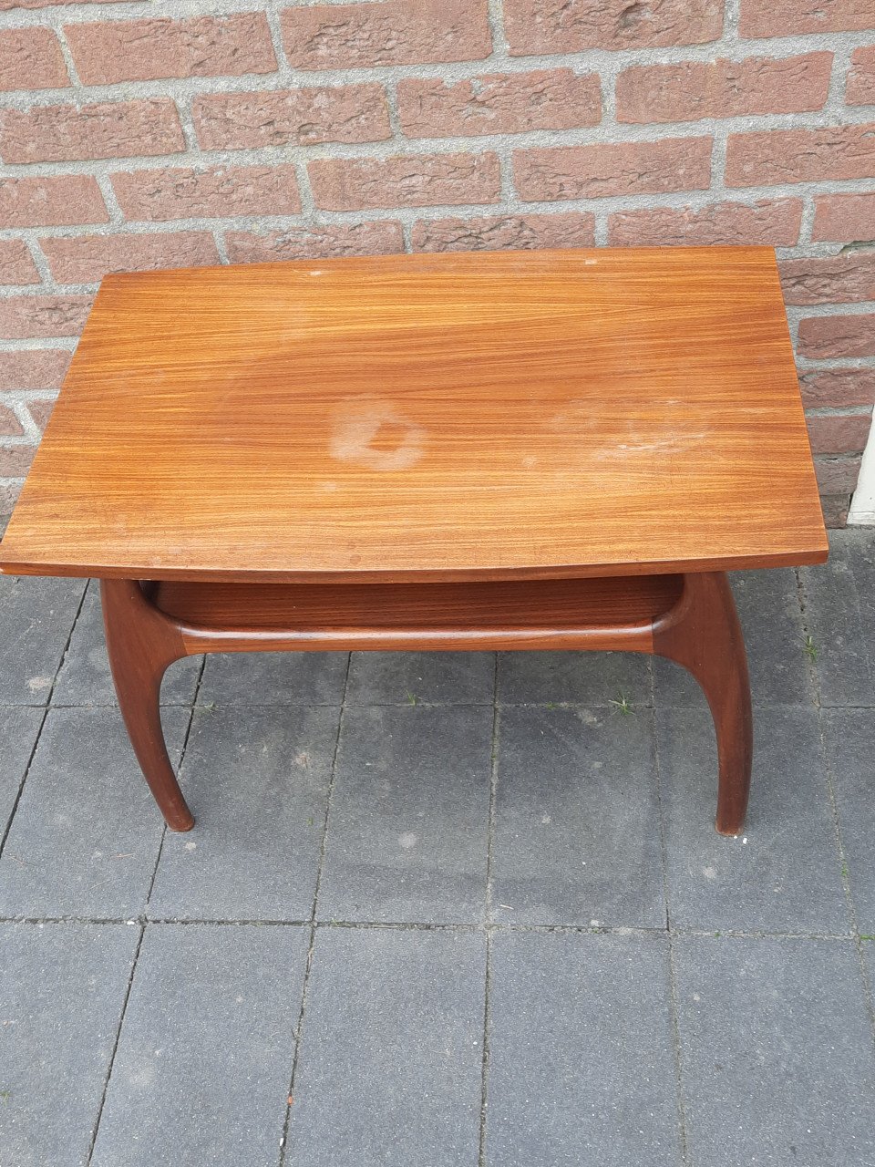 Vintage lectuurtafel