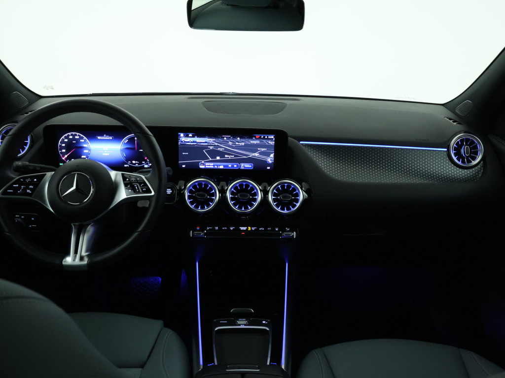 Mercedes-Benz Gla-klasse 250 e face lift plug-in hybride | dodehoek assist 