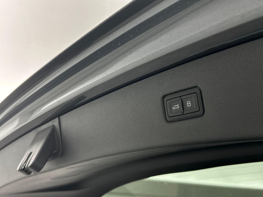 Audi Q7 pro line s 55 tfsi e 290 kw / 394 pk suv 8 versn.