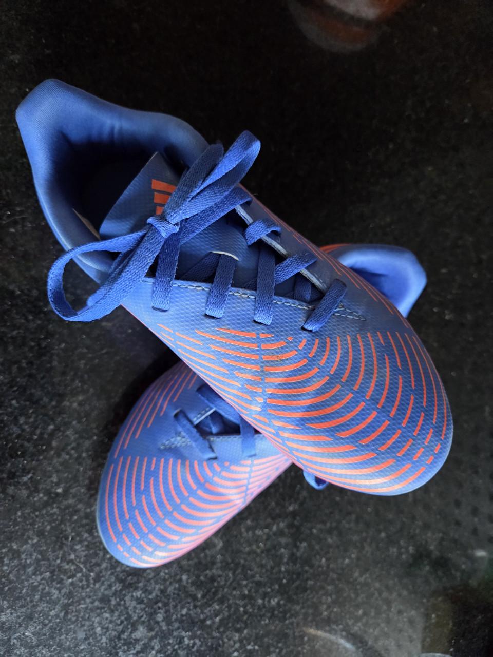 Voetbalschoenen Adidas maat 34