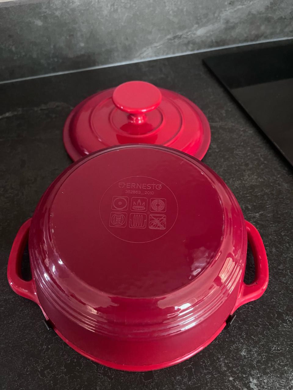 Gietijzeren braadpannen met deksel (2 stuks, 1 grotere en 1 kleinere)