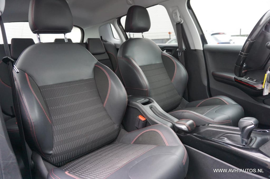 Peugeot 2008 1.2 puretech gt-line automaat
