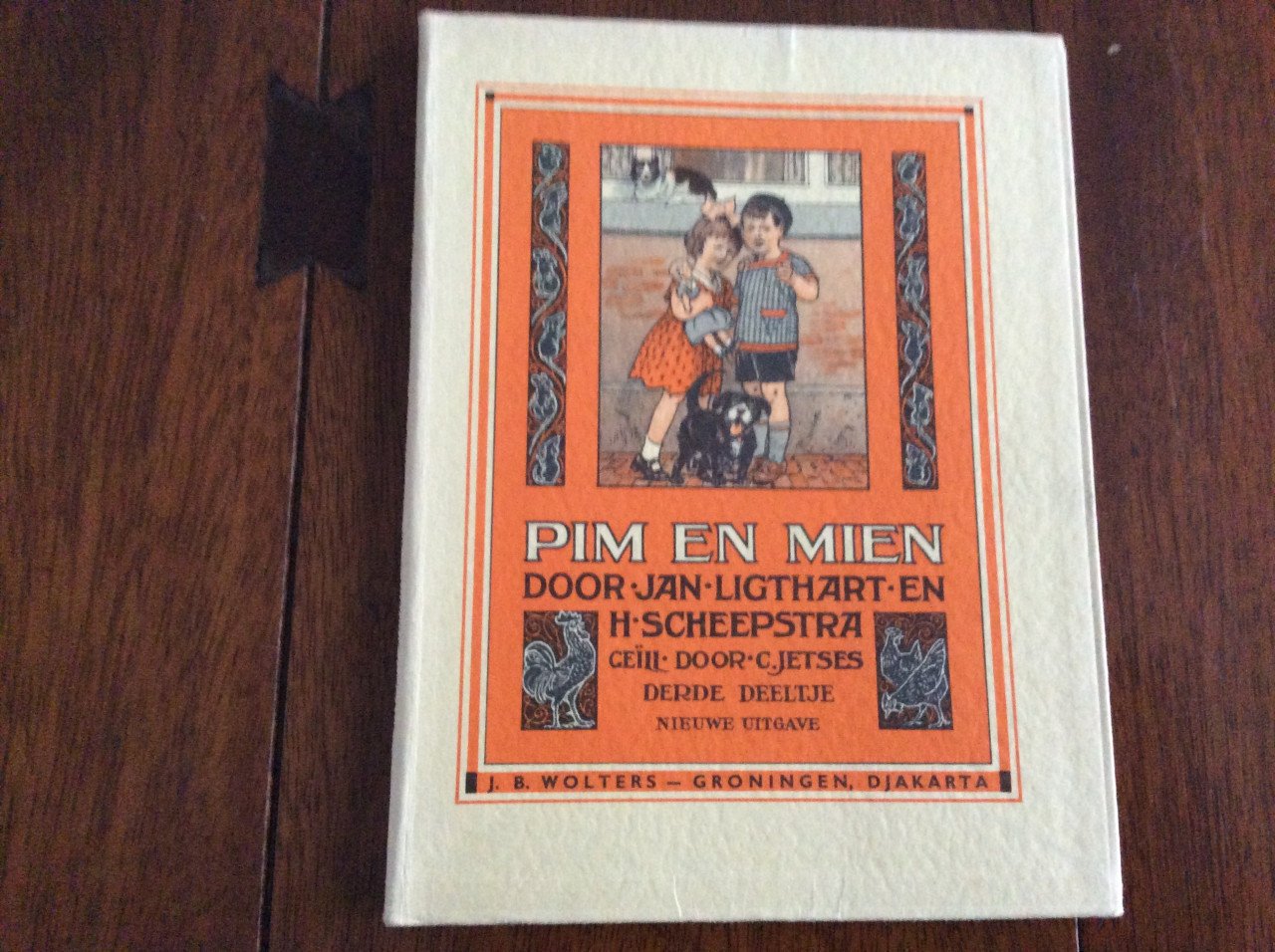 Verschillende vintage boekjes: Nog bij moeder. Jan Ligthart en H. Scheepstr