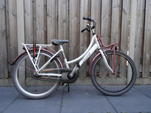 🚲 Batavus Diva Meisjesfiets 26 inch – Wit/Bordeauxrood – 3 Versnellingen ❤