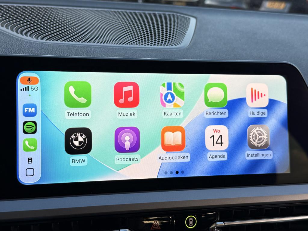 BMW 3-serie touring 330e | stoelverwarming | apple carplay | achteruitrijca