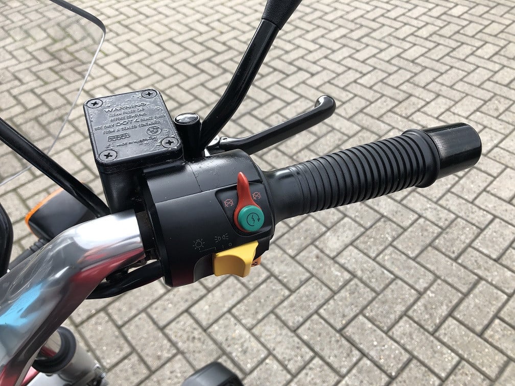 BMW R1100R, nieuwstaat met 60dkm, koffers, onderhoud net uitgevoerd €2350,-