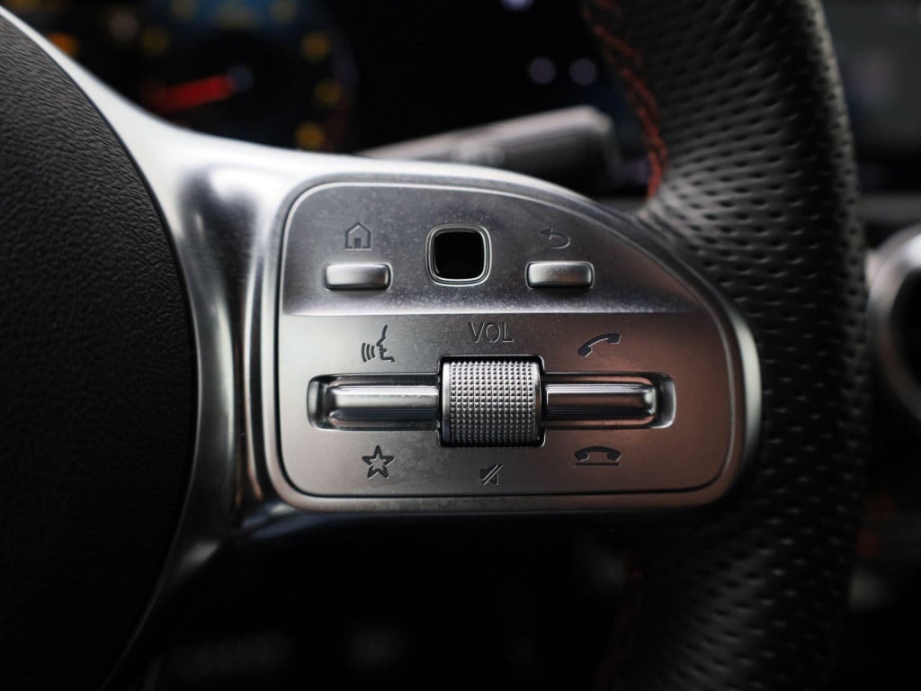 Mercedes-Benz A-Klasse 180 business solution amg | automaat | half leder | 