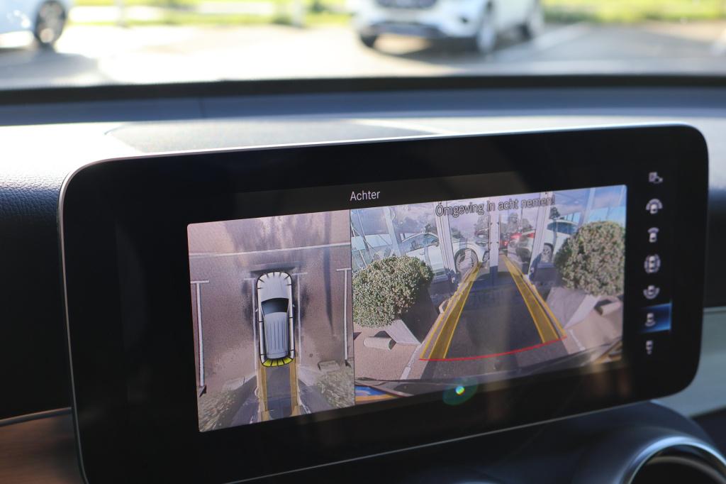 Mercedes-Benz Glc 200 premium i panoramadak i trekhaak i 360 camera i sfeer