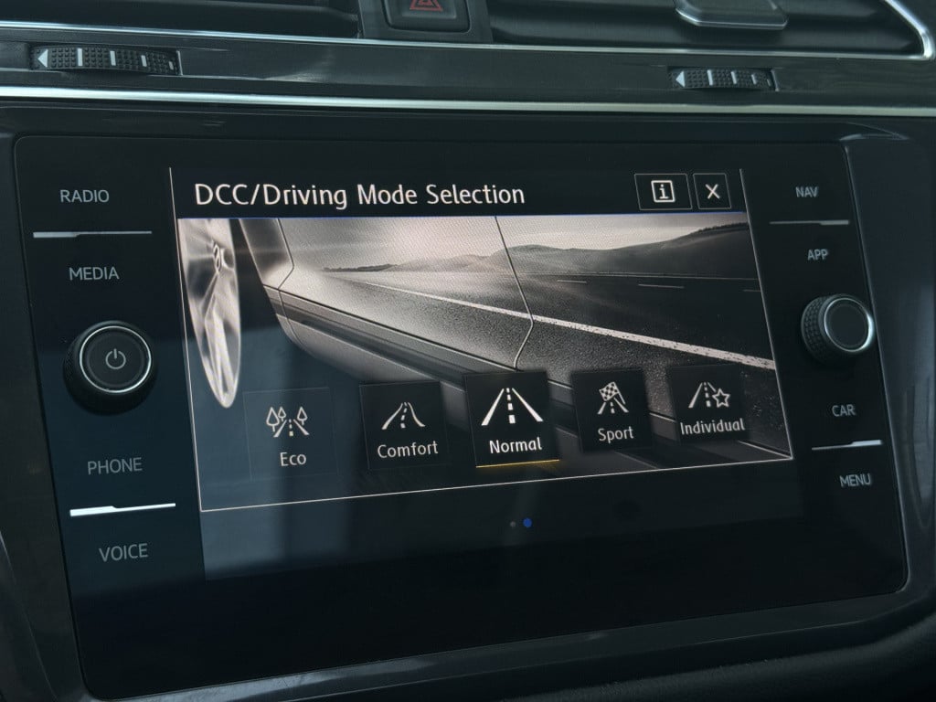 Volkswagen Tiguan Allspace 1.5 tsi comfortline business 7p. | vc | pano | 3