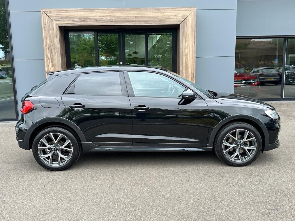 Audi A1 allstreet 30 tfsi 110pk s-tronic business edition | led | adap. cru