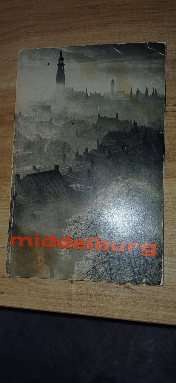 Diverse boeken over zeeland