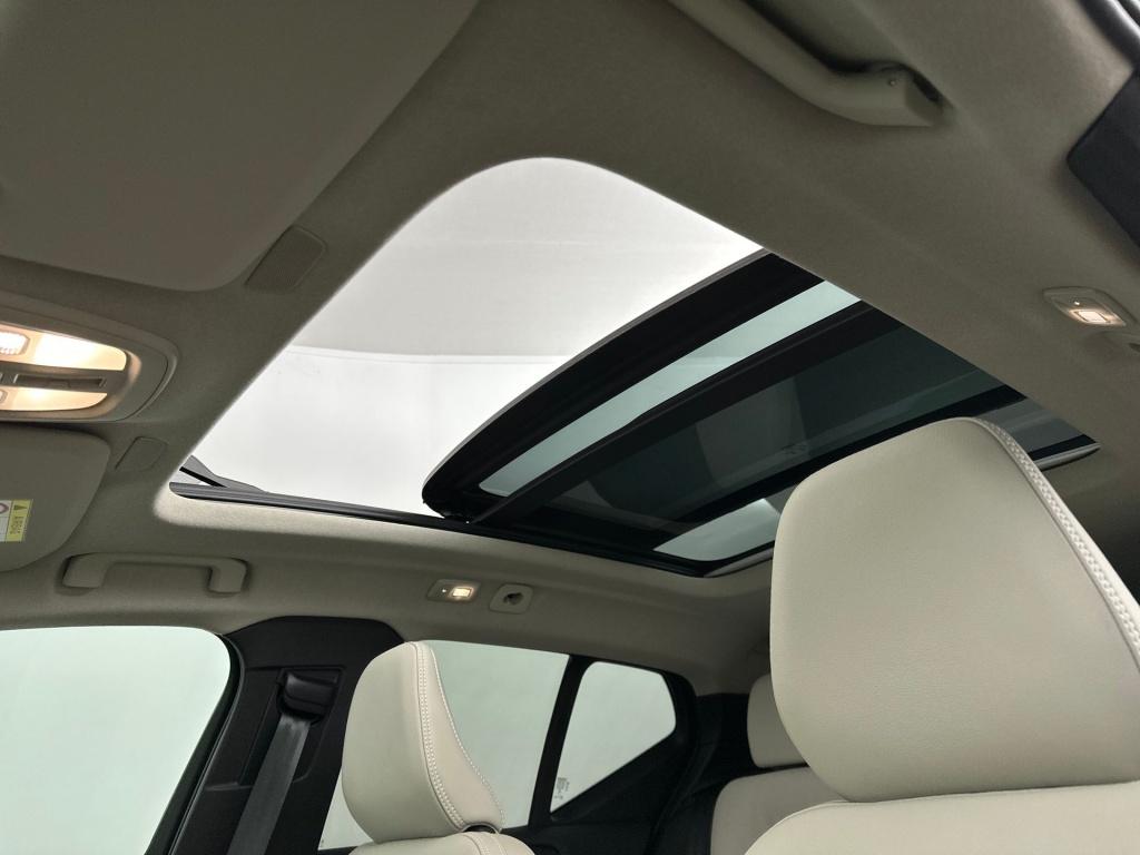 Volvo XC40 b4 gt plus dark pano